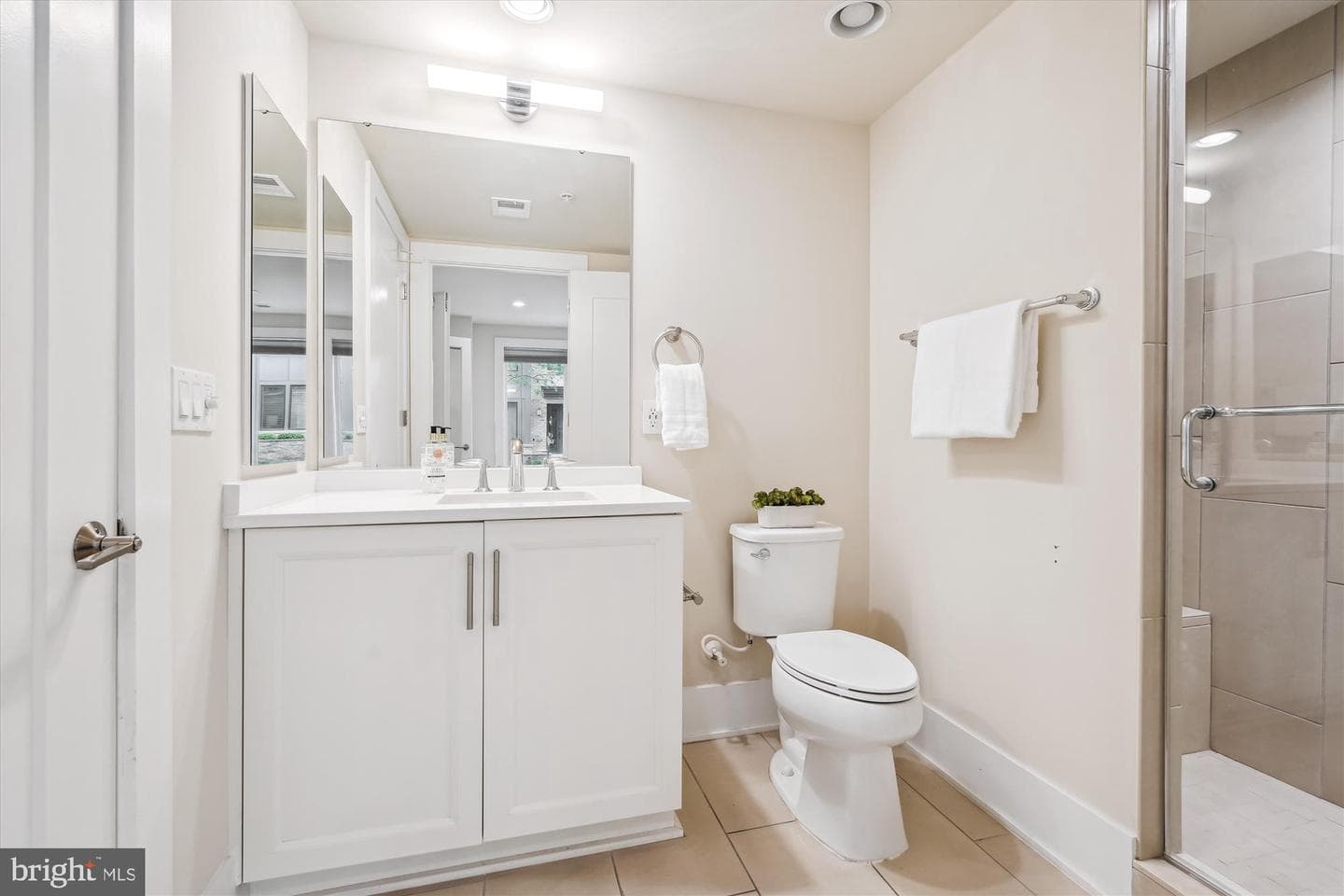 10010 Laureate Way photo 10