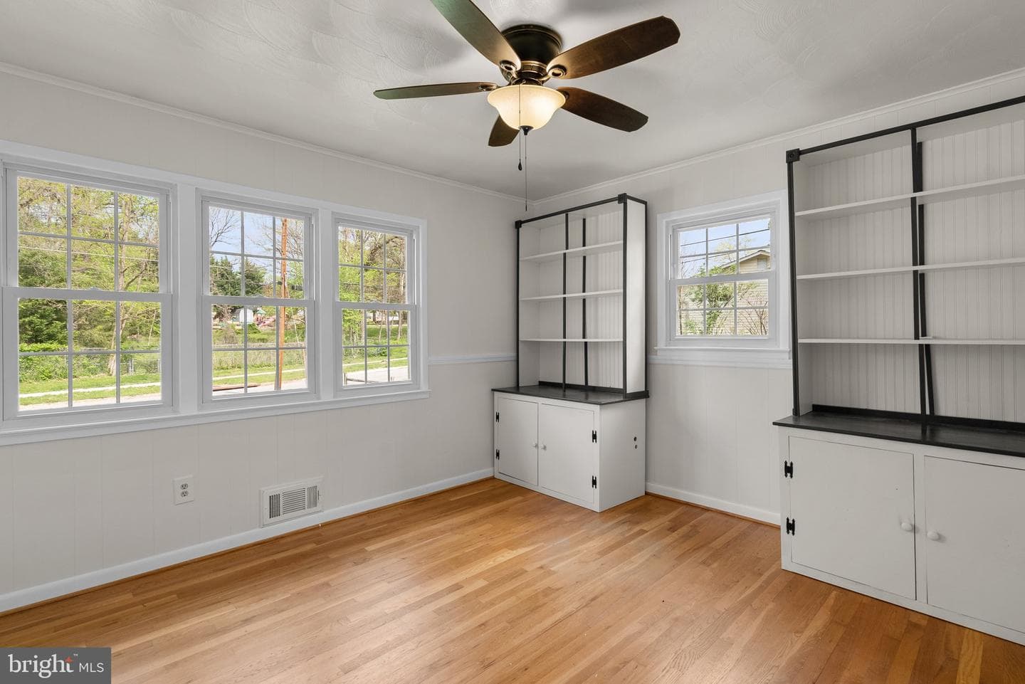4712 Iris Street photo 26