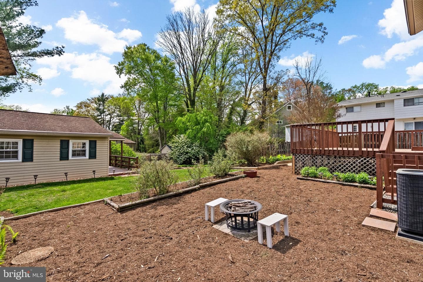 4712 Iris Street photo 41