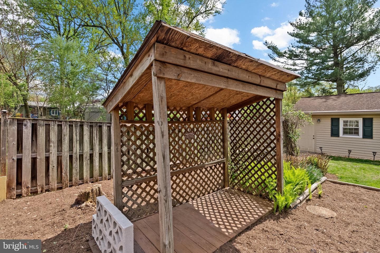 4712 Iris Street photo 44