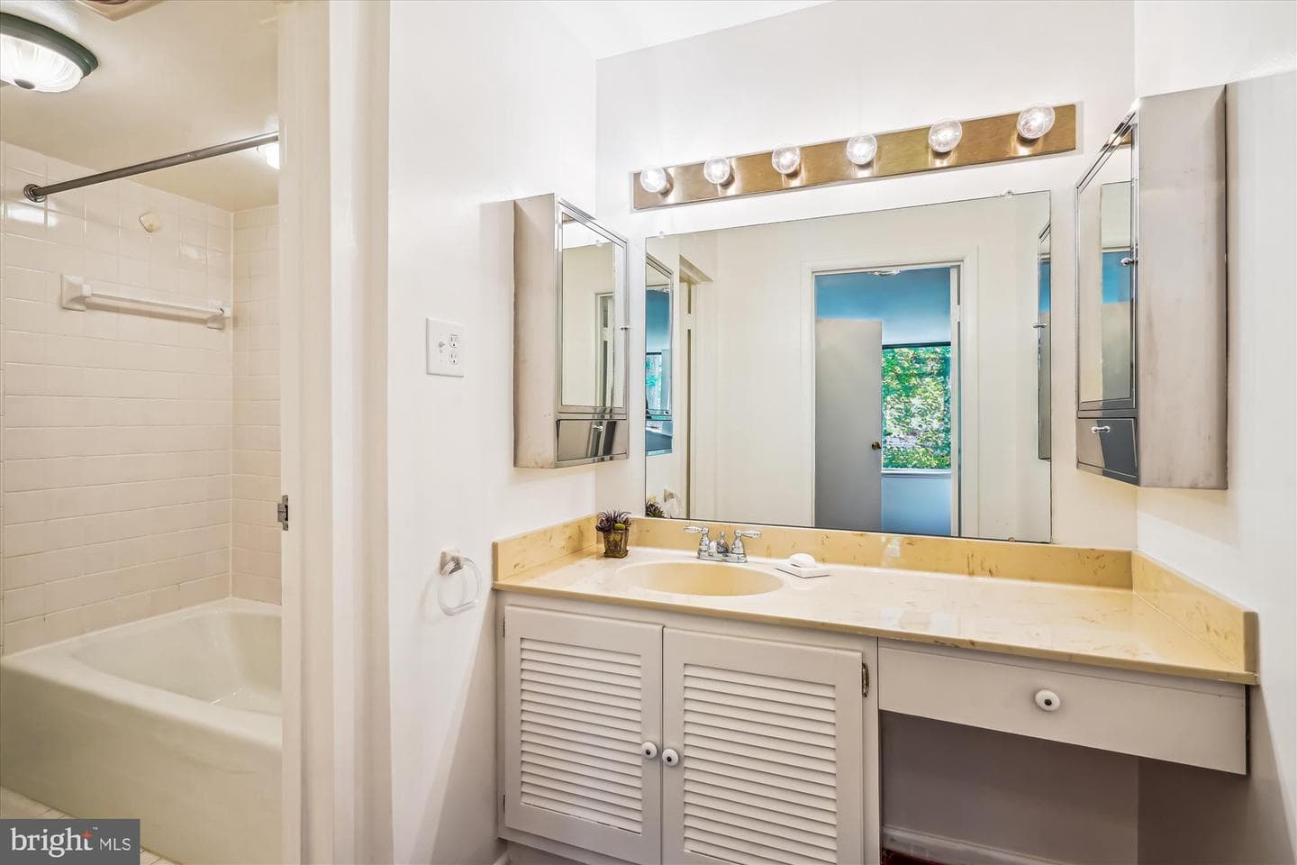 4978 Sentinel Drive #12-503 photo 27