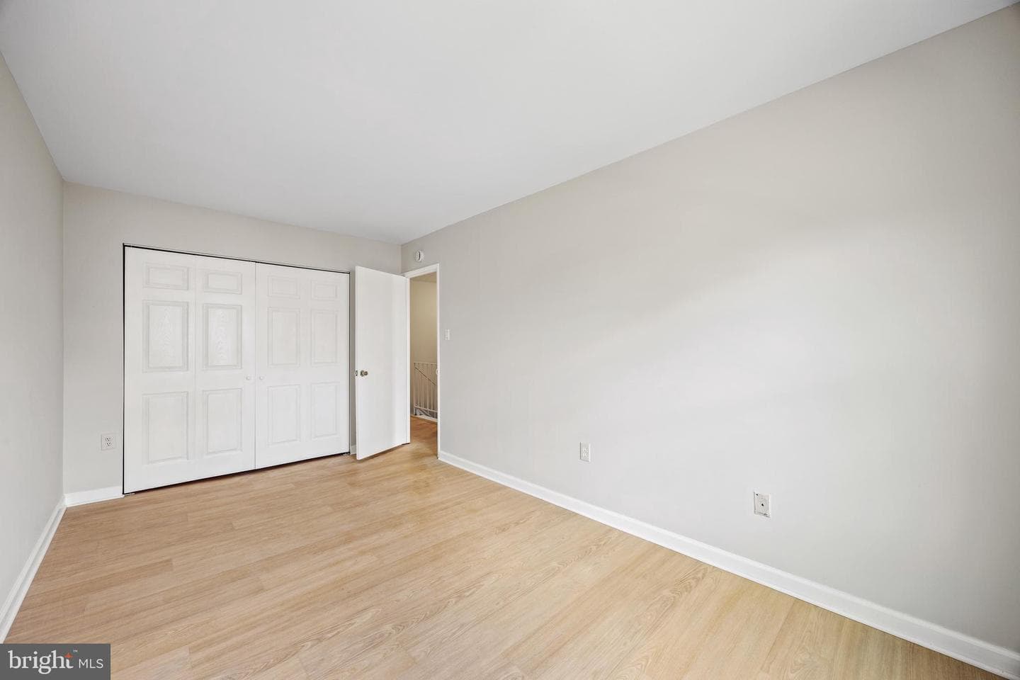565 W Diamond Avenue #27 photo 15