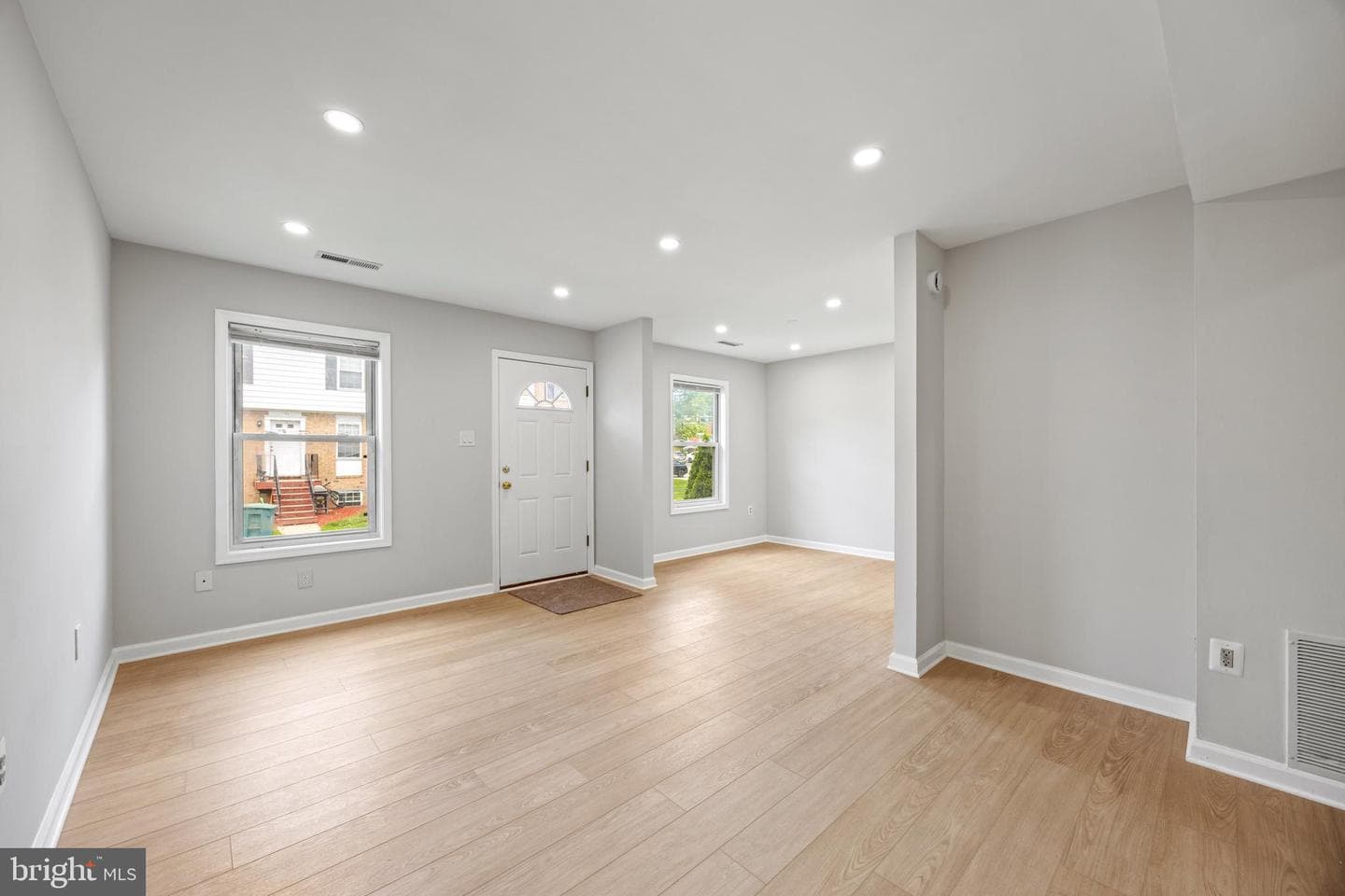 565 W Diamond Avenue #27 photo 3