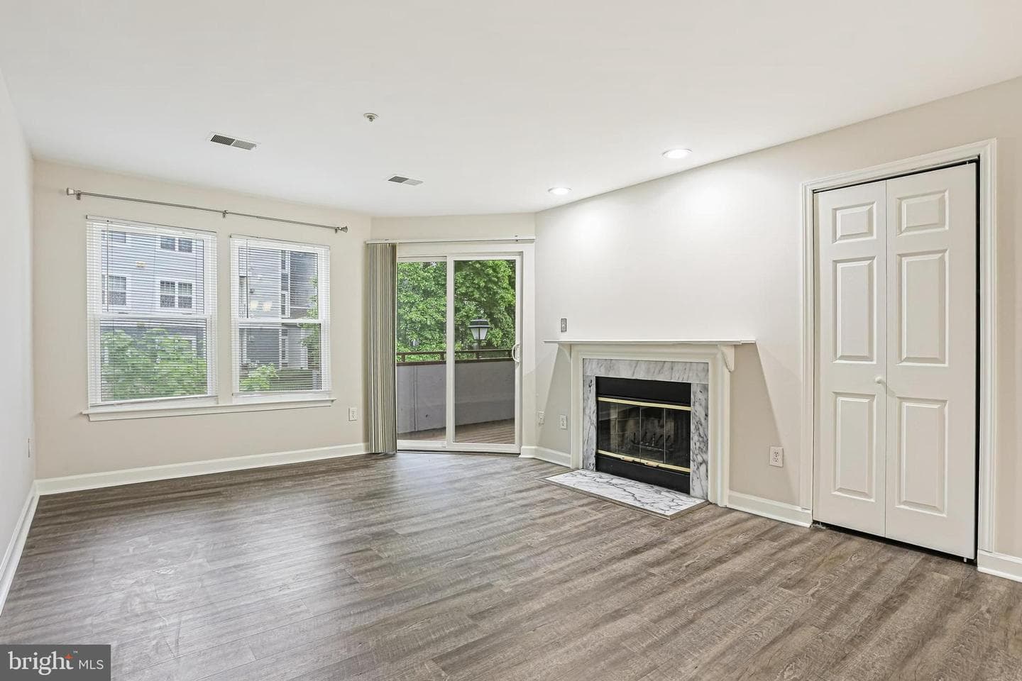 3301 Sir Thomas Drive #6-B-31 photo 3