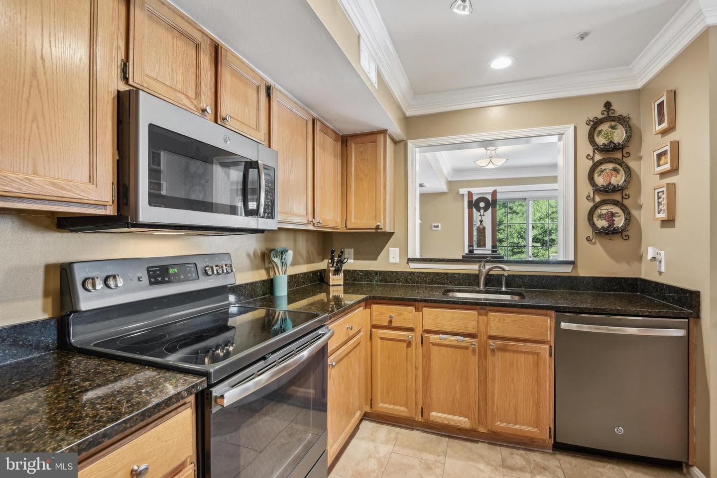 995 Hillside Lake Terrace #908 photo 3