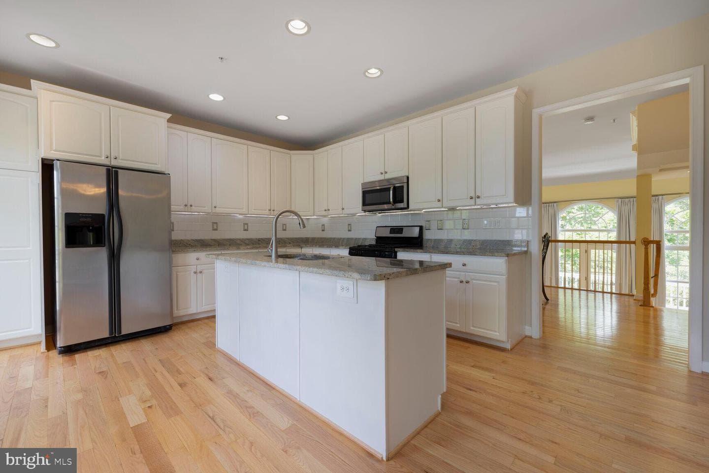 203 Oak Knoll Terrace photo 9
