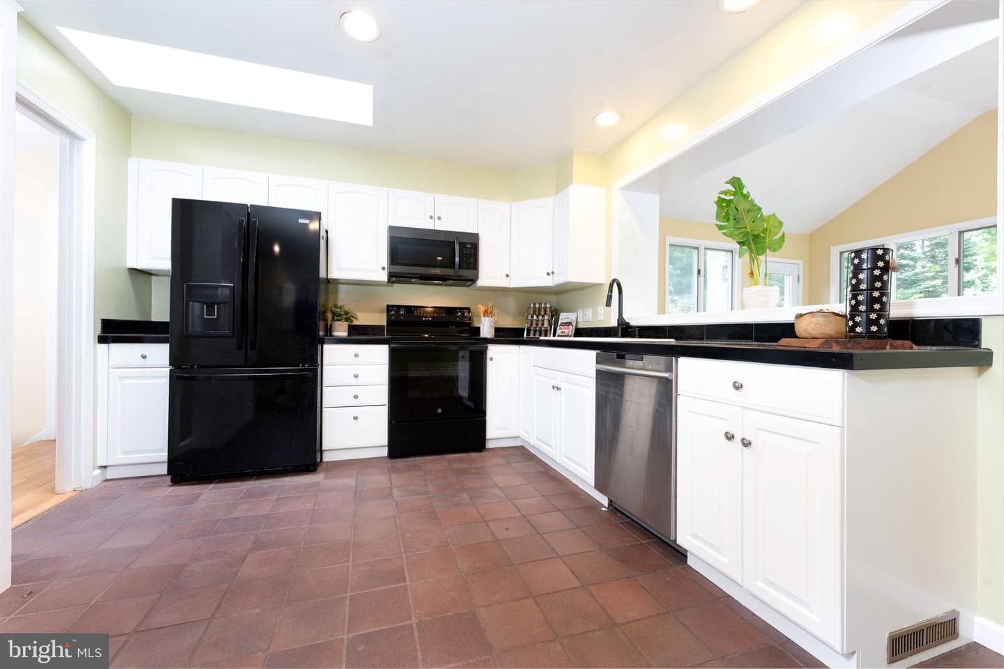 824 Aster Boulevard photo 6