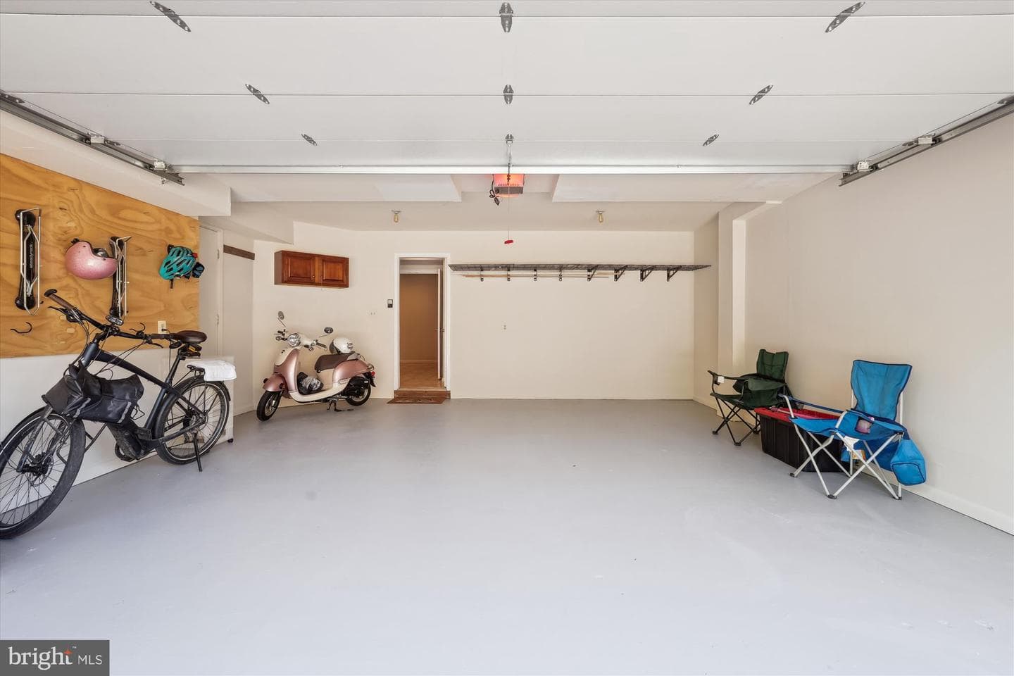10924 Bloomingdale Drive photo 34