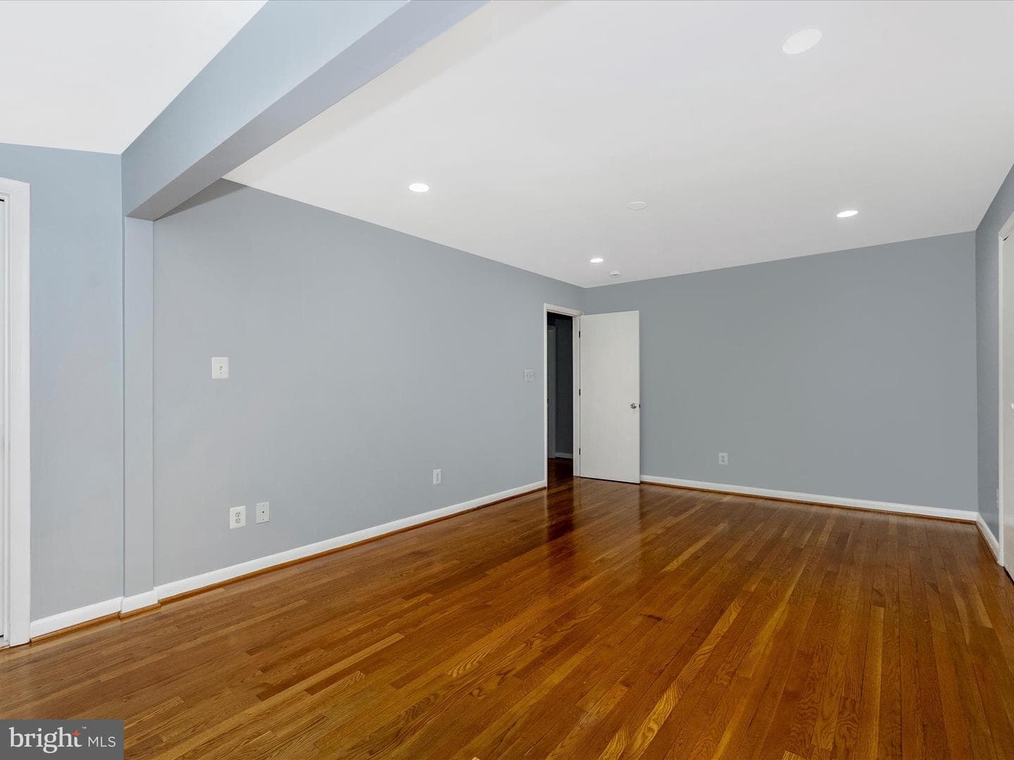 2264 Glenmore Terrace photo 23