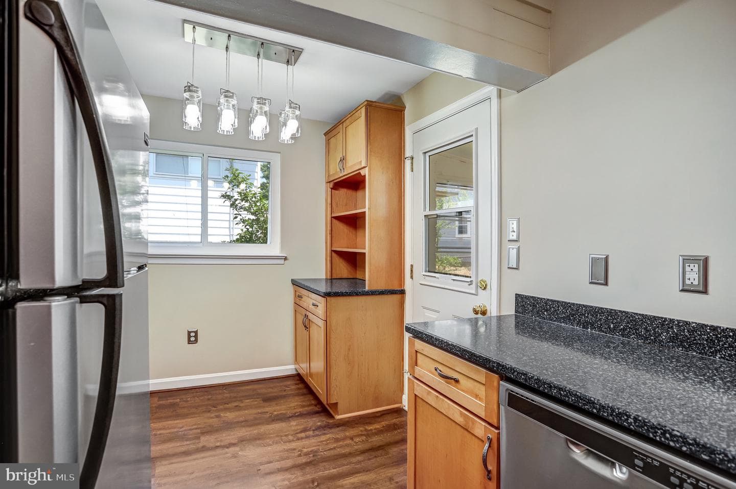 10713 Douglas Avenue photo 19