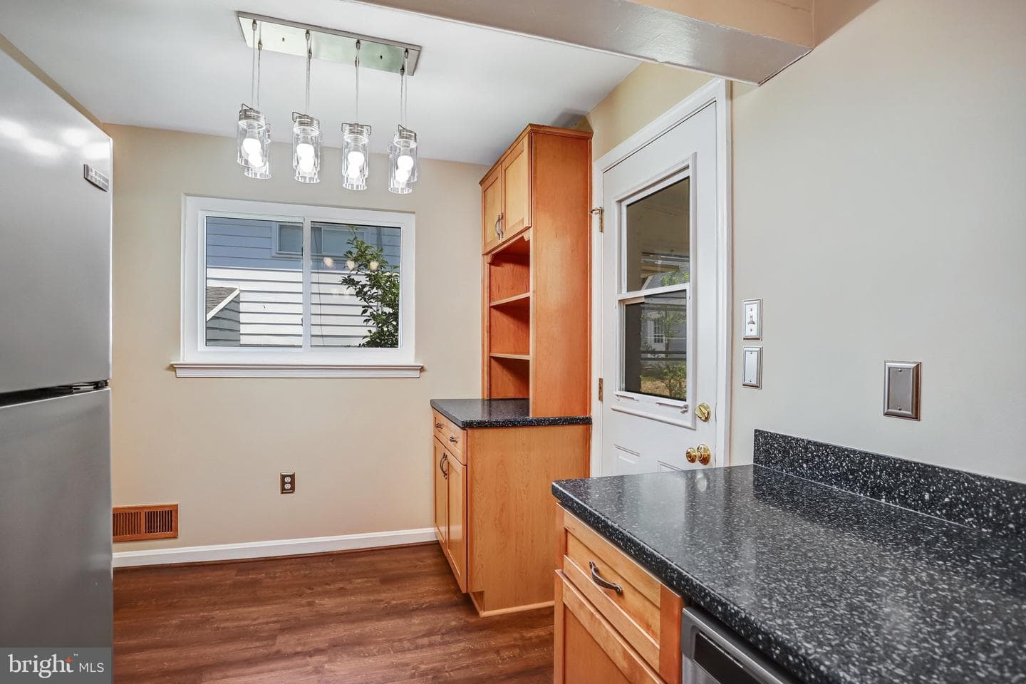 10713 Douglas Avenue photo 20