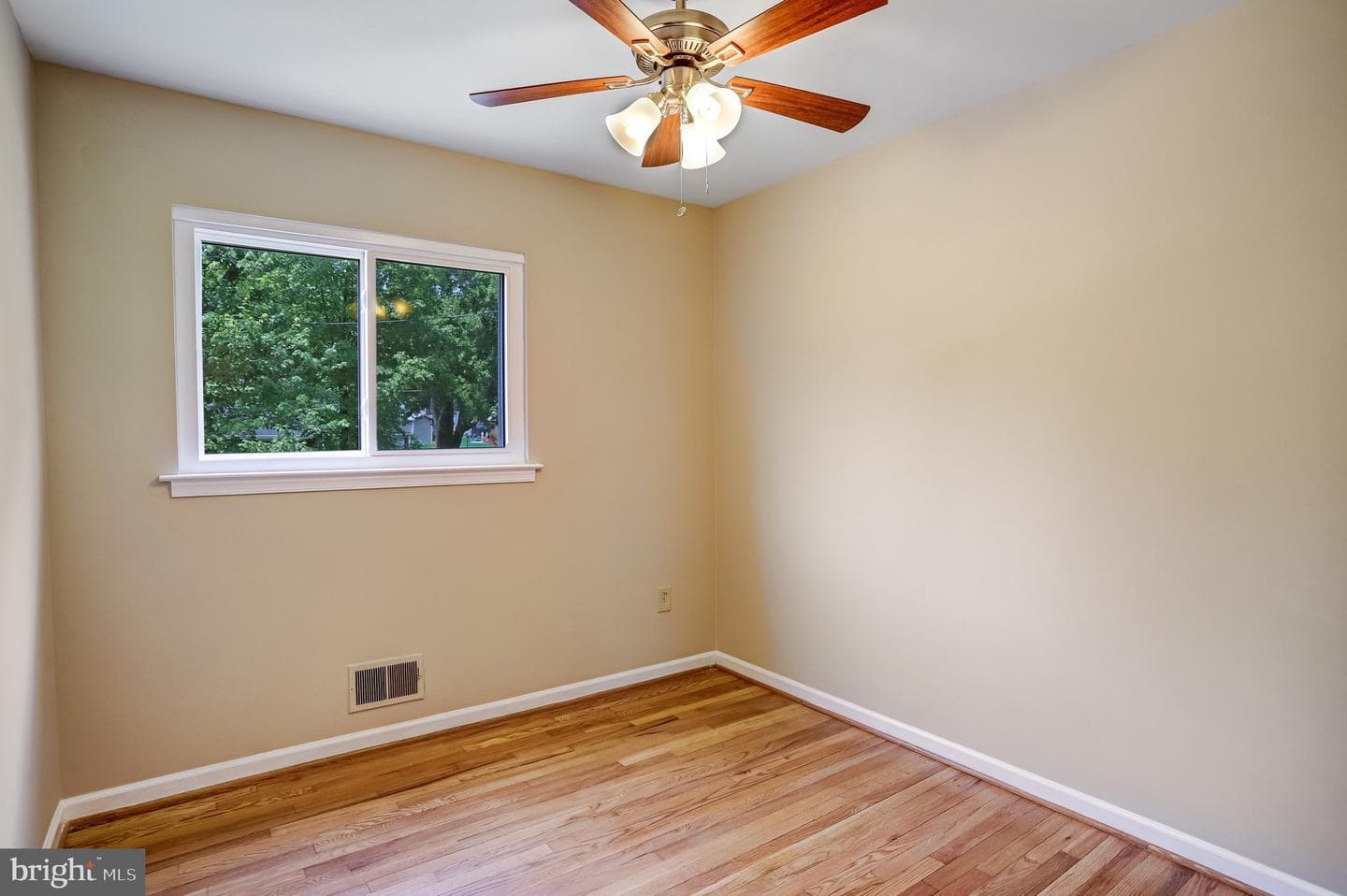 10713 Douglas Avenue photo 32