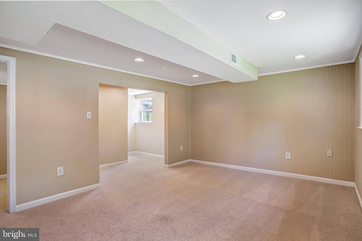 10713 Douglas Avenue photo 37