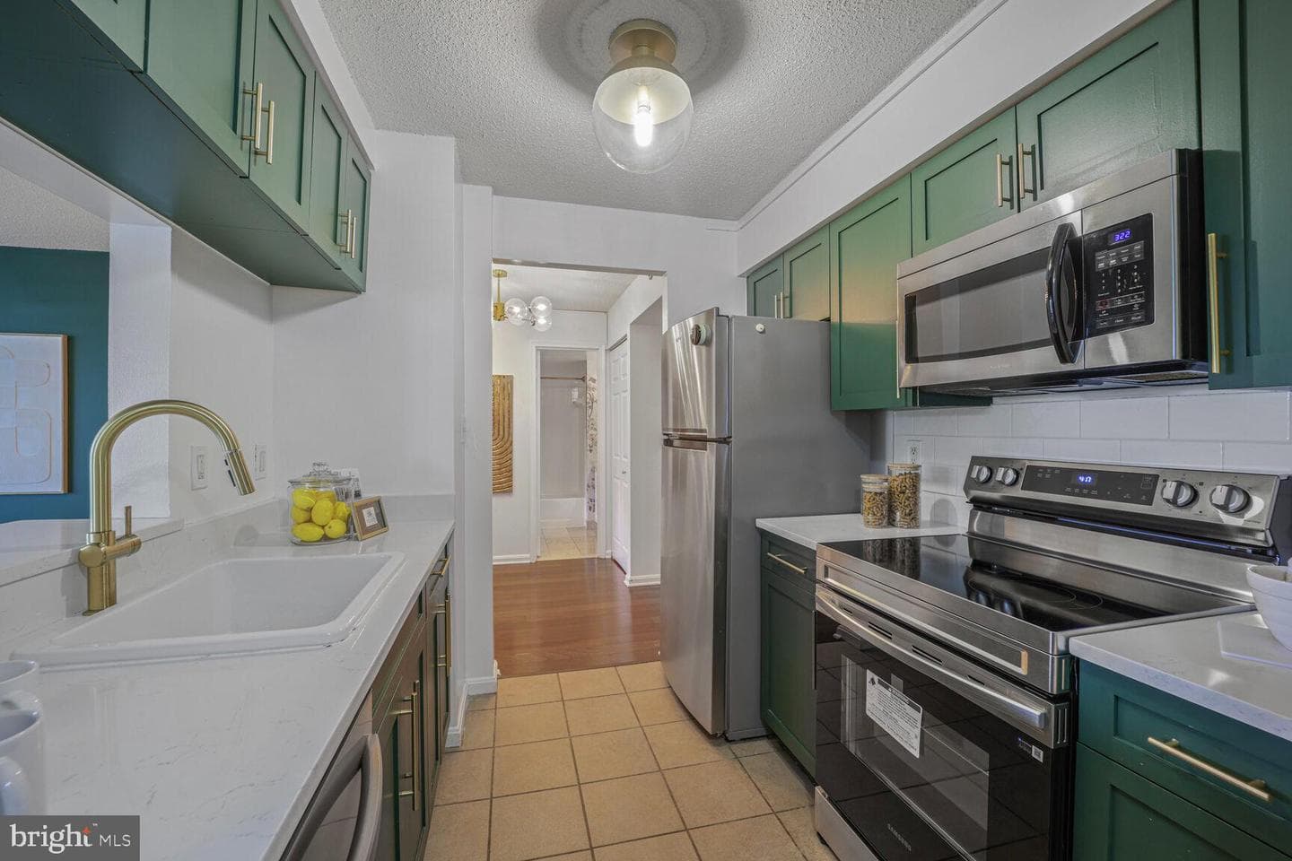 10101 Grosvenor #215 photo 6