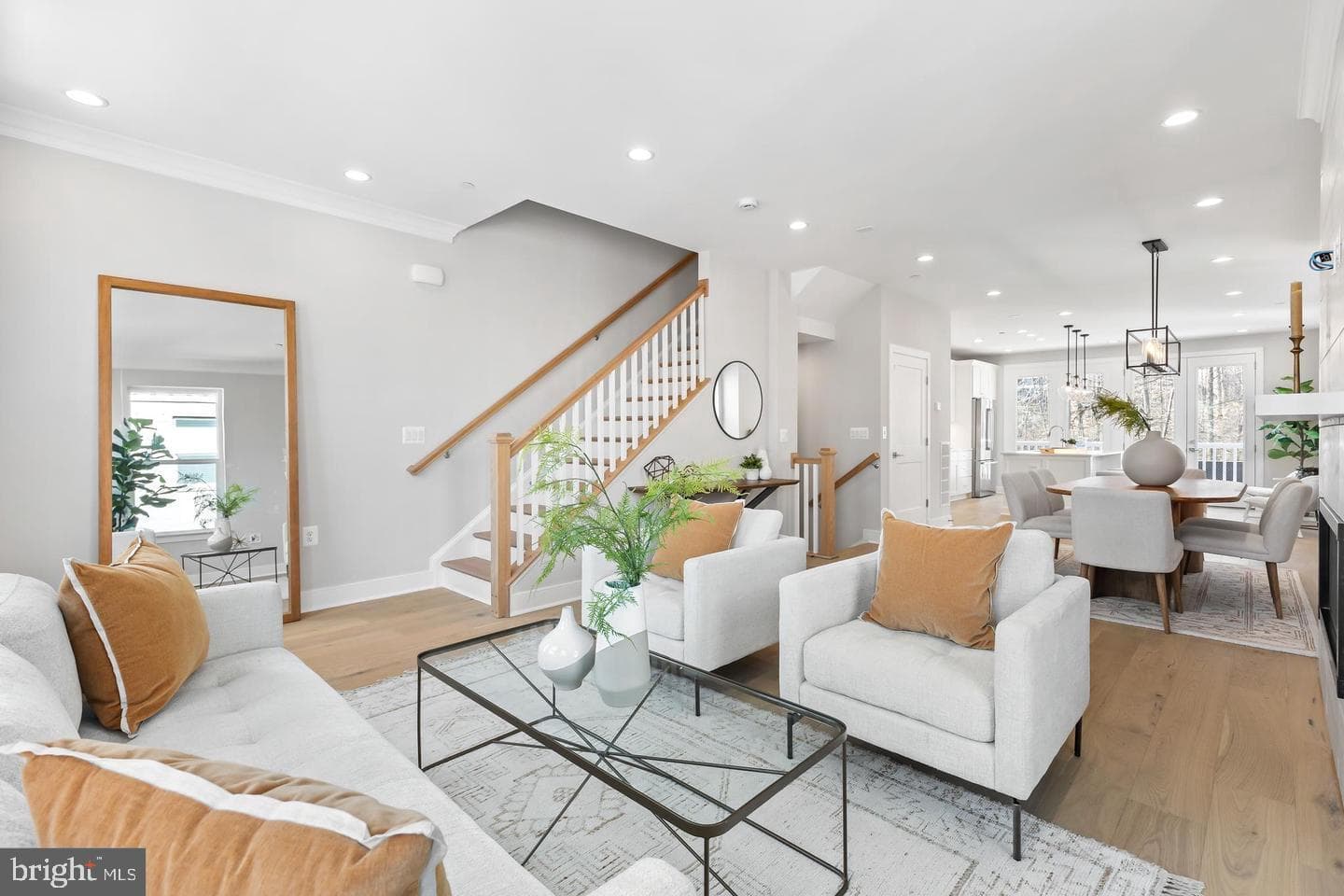 10302 Grosvenor Place photo 19
