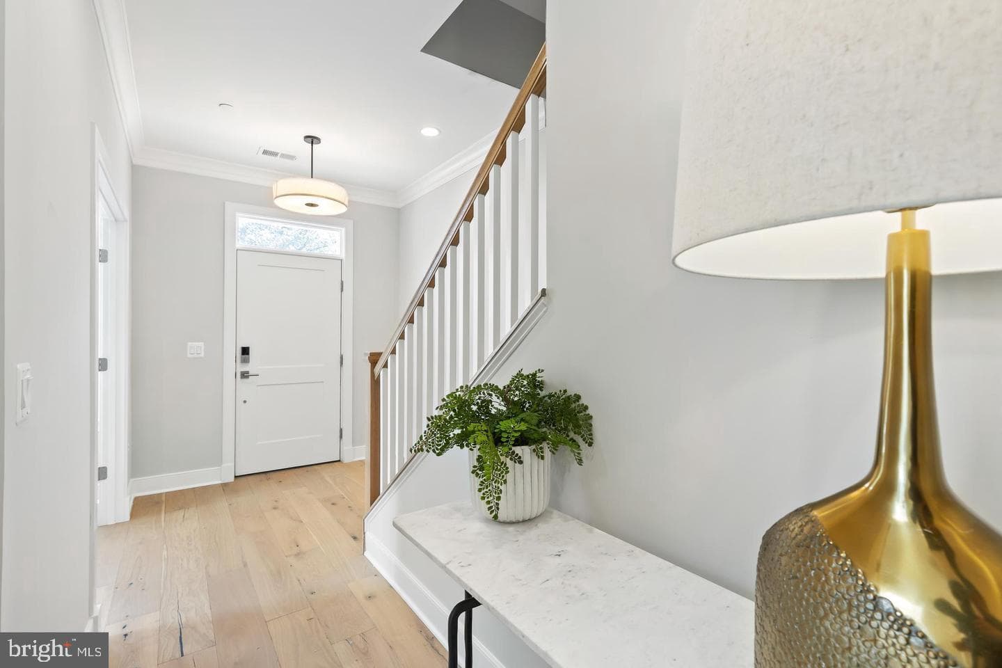 10302 Grosvenor Place photo 4