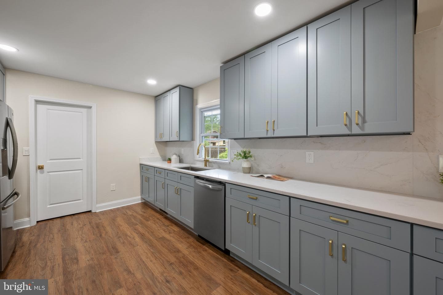 18624 Queen Elizabeth Drive photo 18