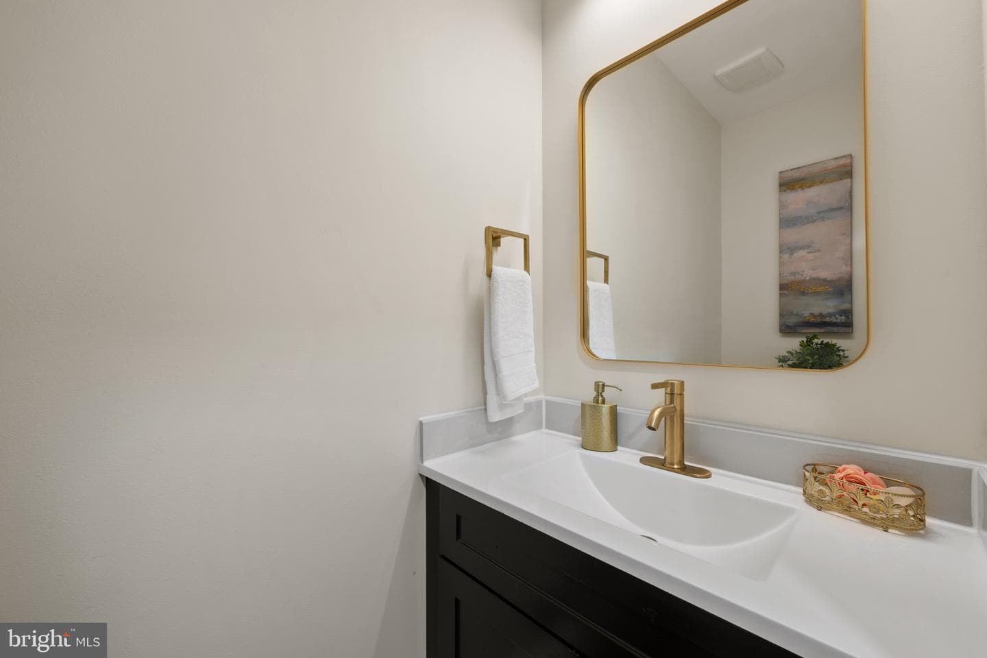 18624 Queen Elizabeth Drive photo 21