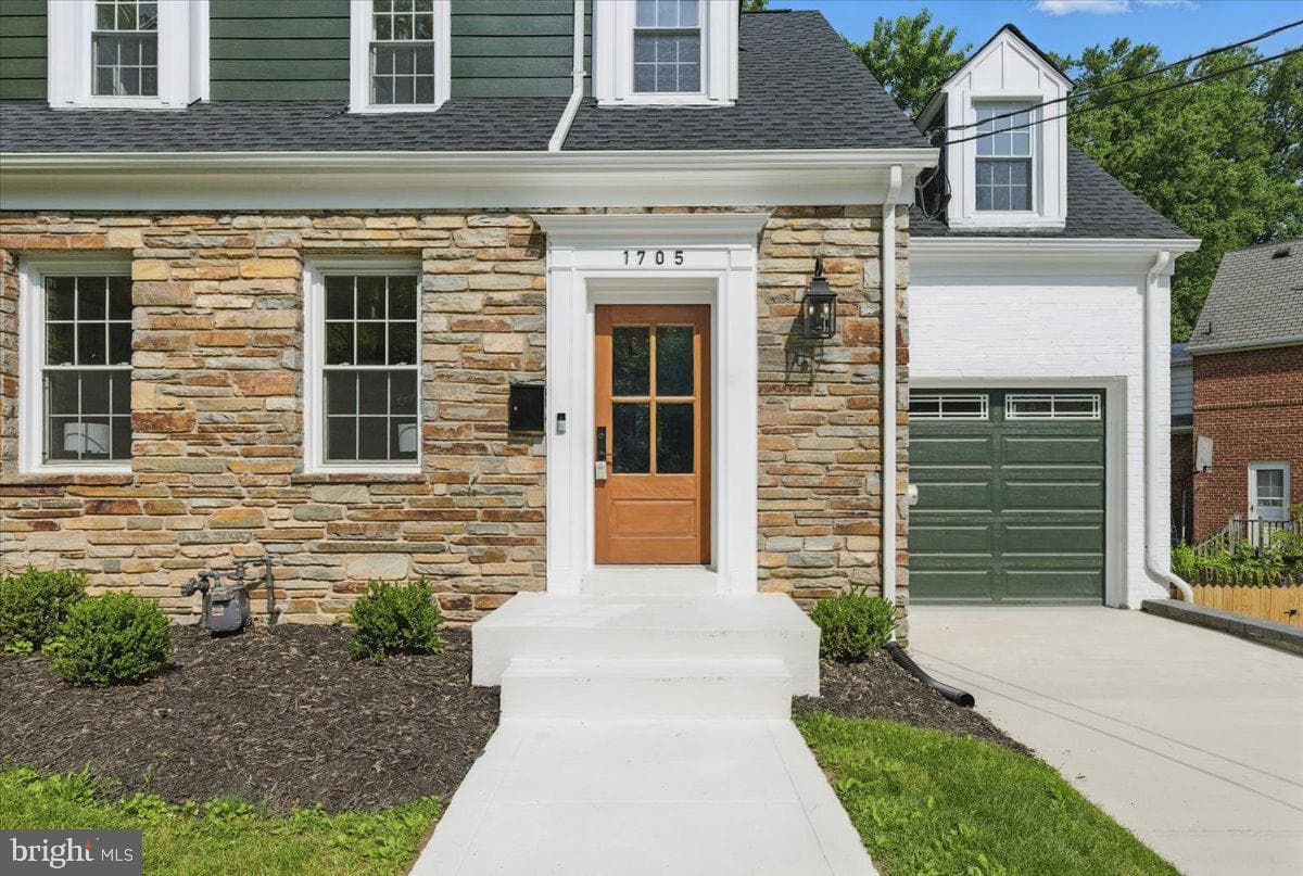 1705 Corwin Drive photo 2