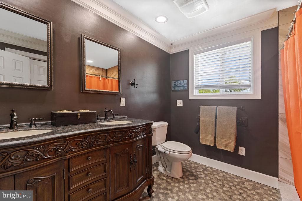 1516 Vivian Court photo 24