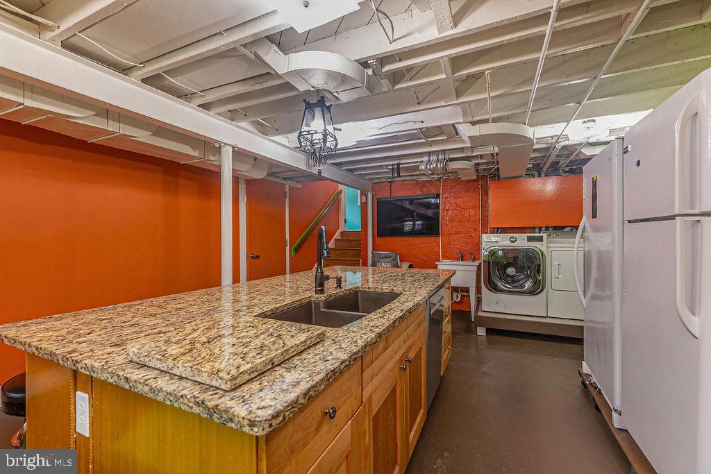 1516 Vivian Court photo 40