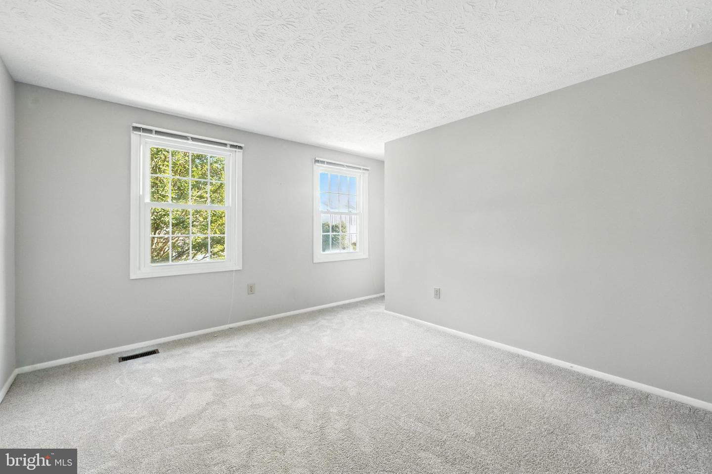 6 Ivywood Court photo 29