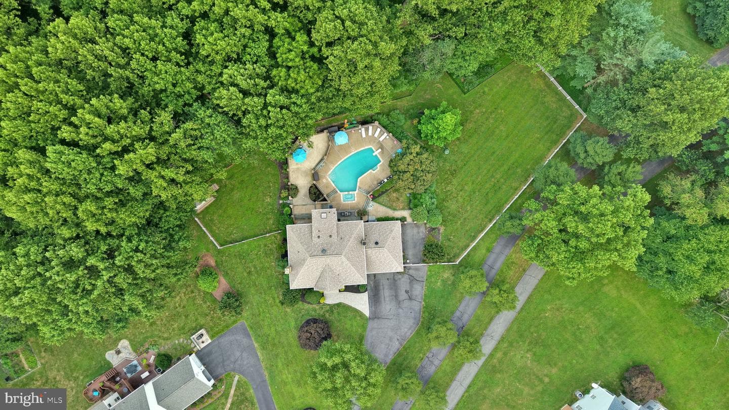 5505 Granby photo 1