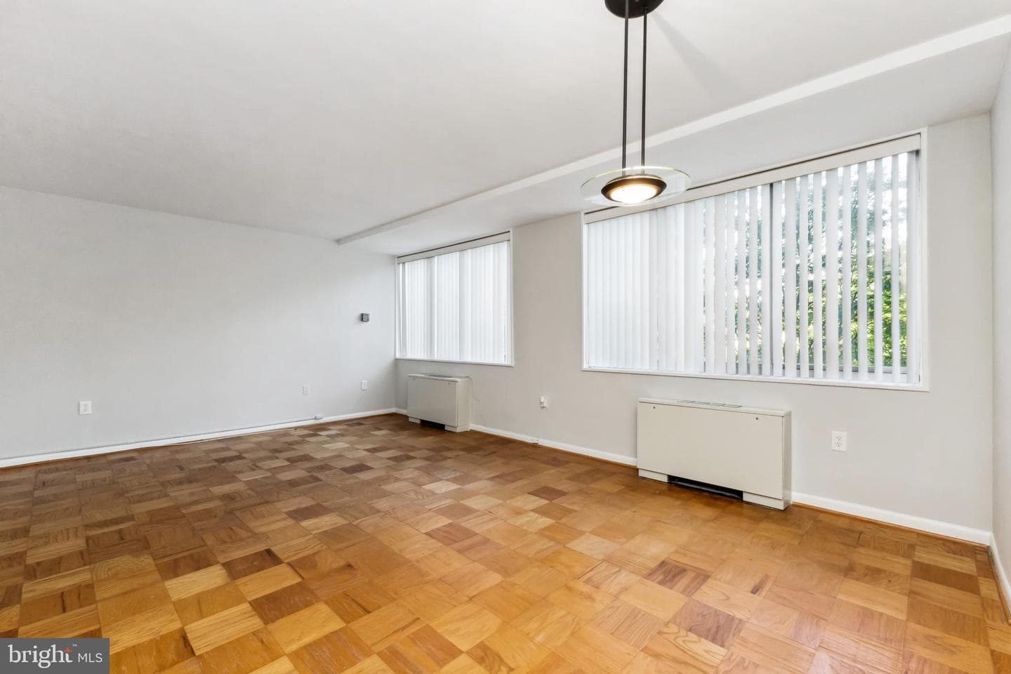 10401 Grosvenor Place #625 photo 6