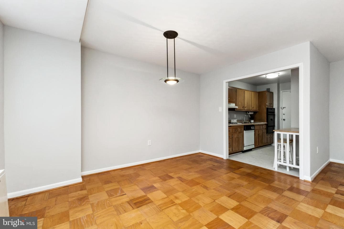 10401 Grosvenor Place #625 photo 8