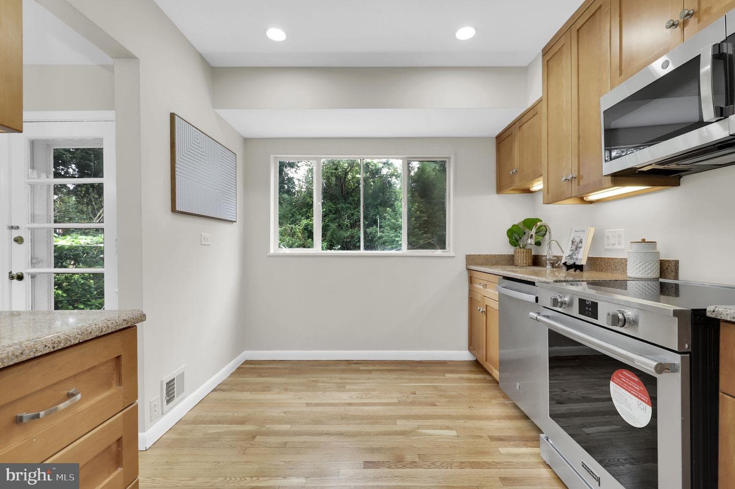 1710 Glenpark Drive photo 8