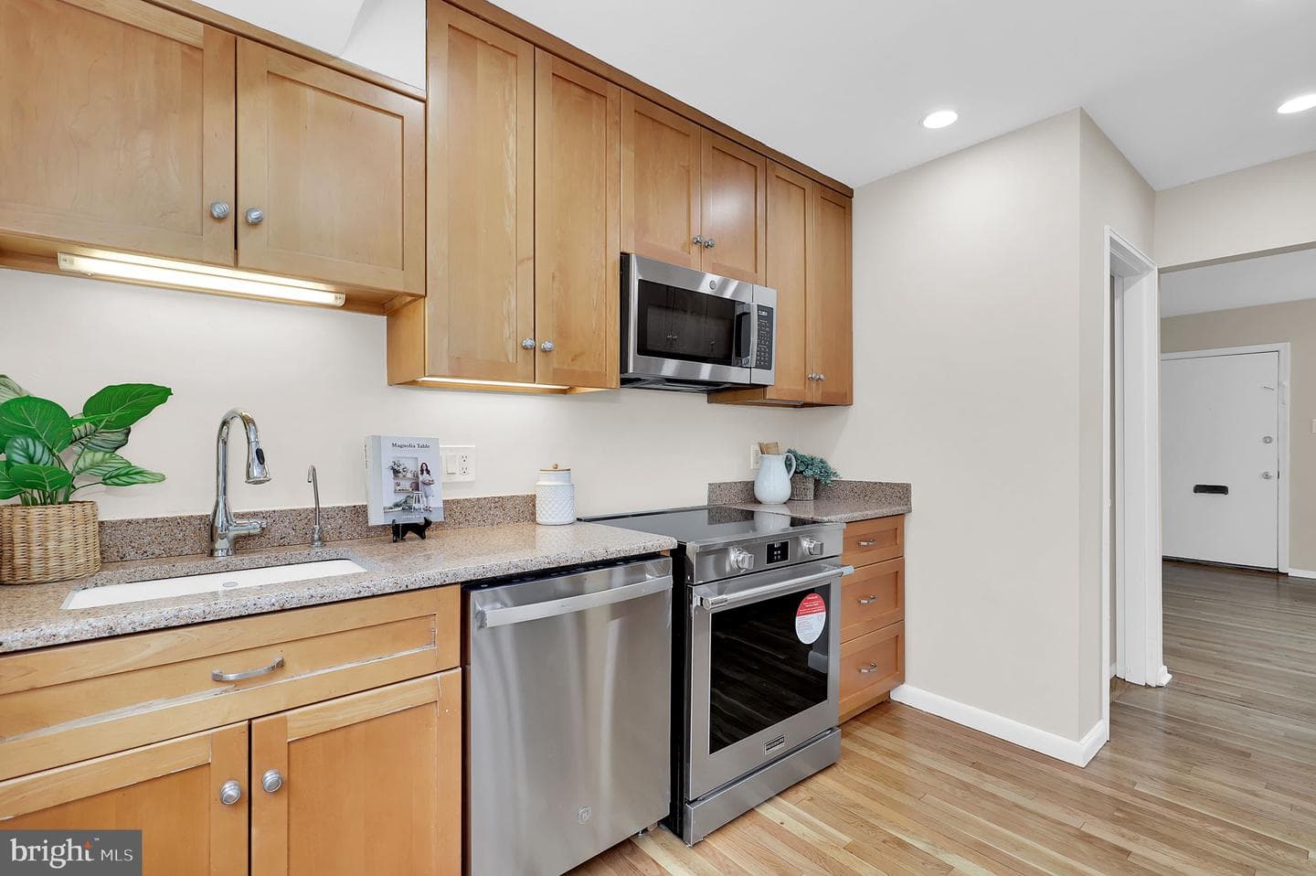 1710 Glenpark Drive photo 9