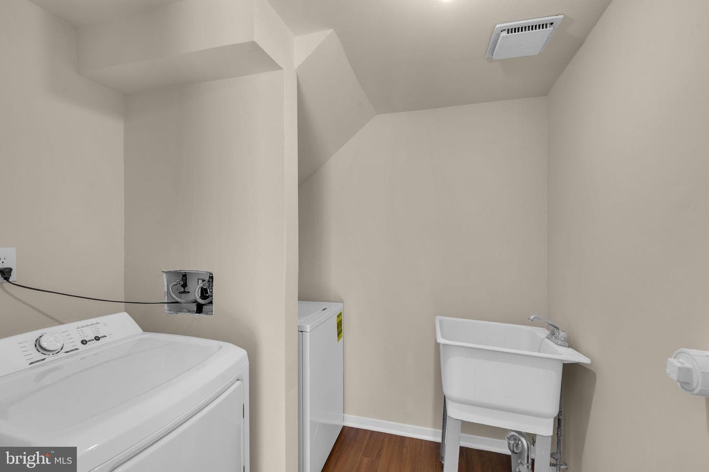 9441 Chadburn Place photo 15