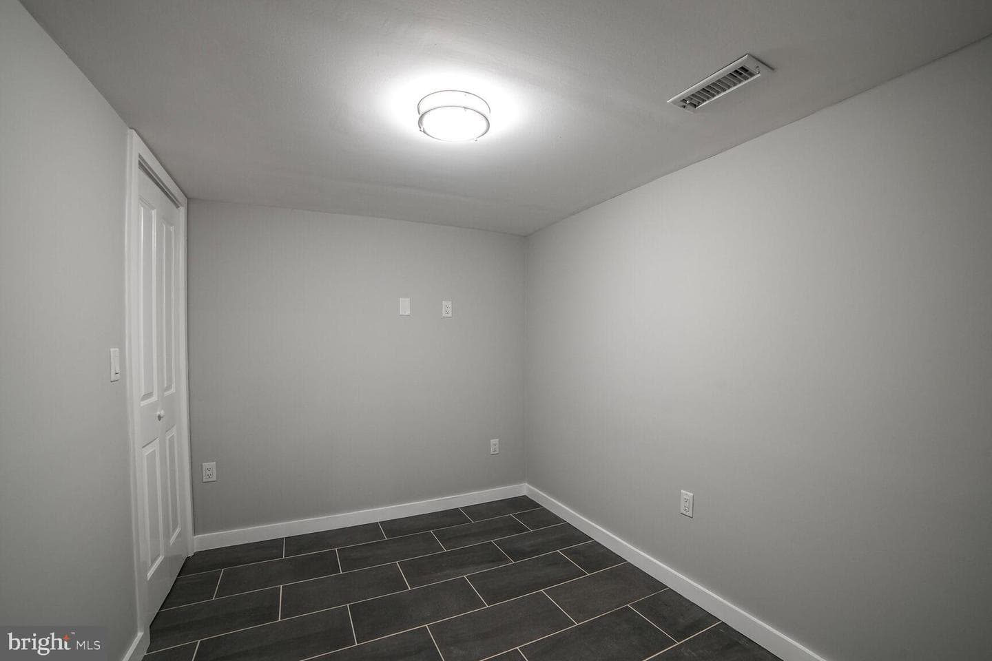 716 Downs Drive photo 23