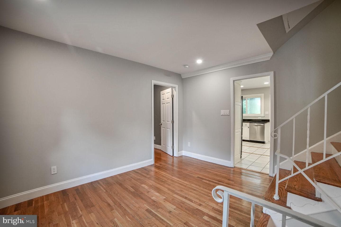 716 Downs Drive photo 4