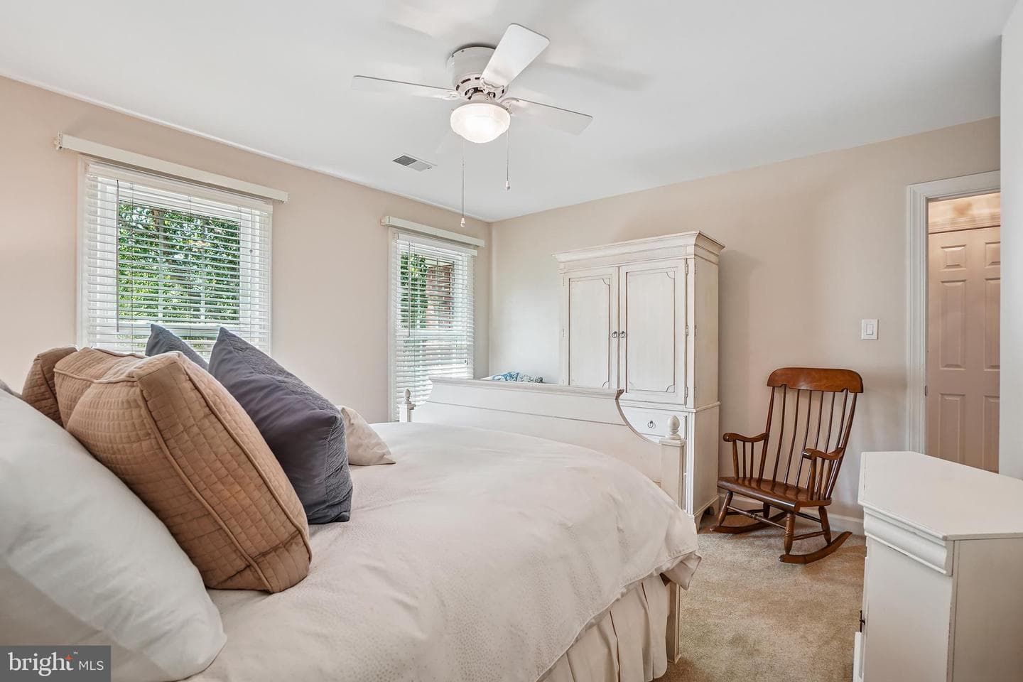 616 Silverstone Court photo 40
