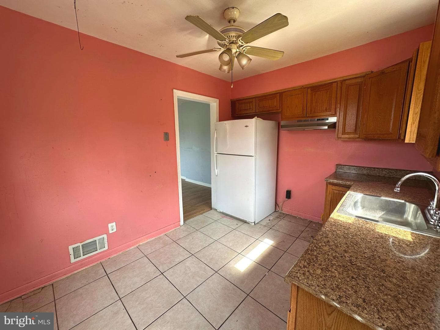 1001 Ruatan Street photo 5
