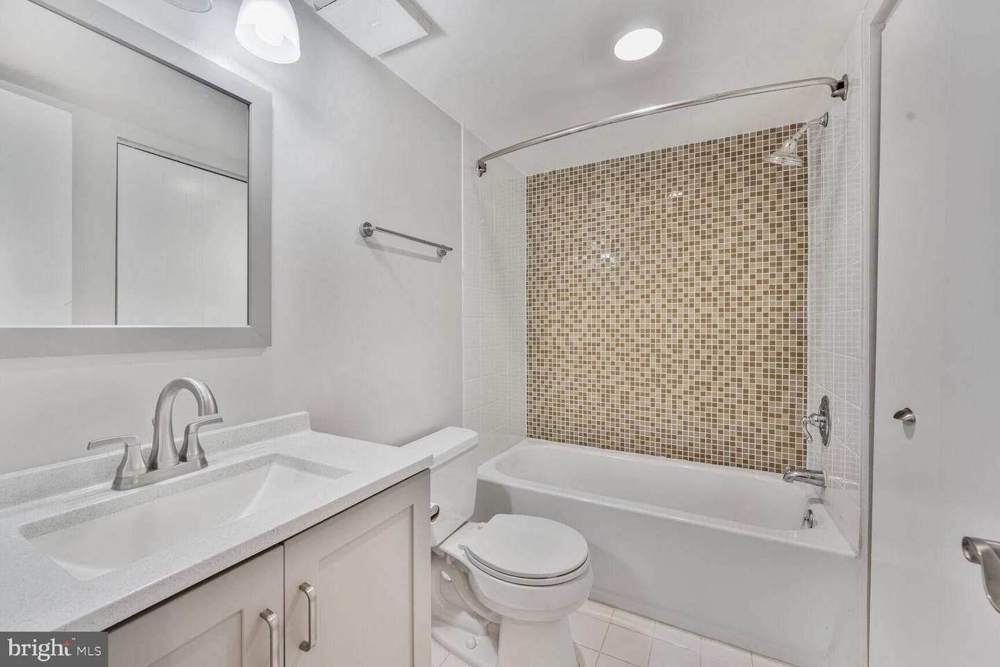 7500 Woodmont Avenue #s609 photo 8