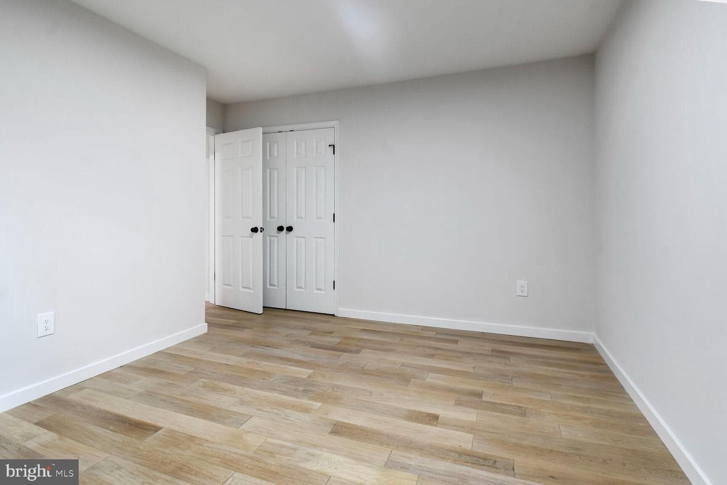 4984 Cloister Drive photo 15