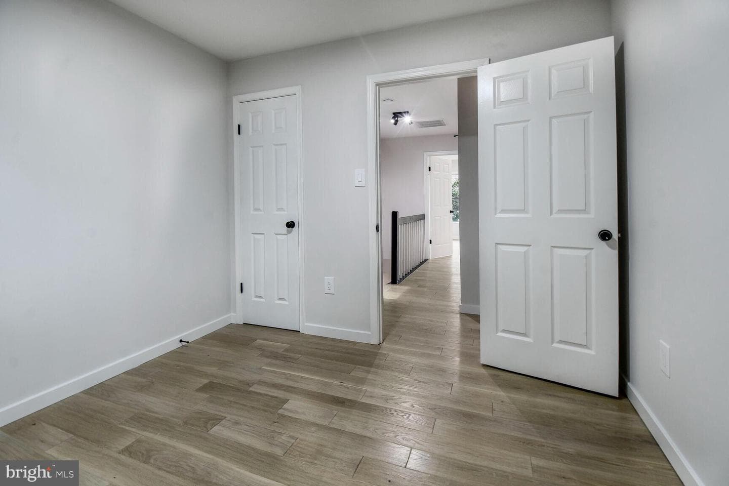 4984 Cloister Drive photo 17