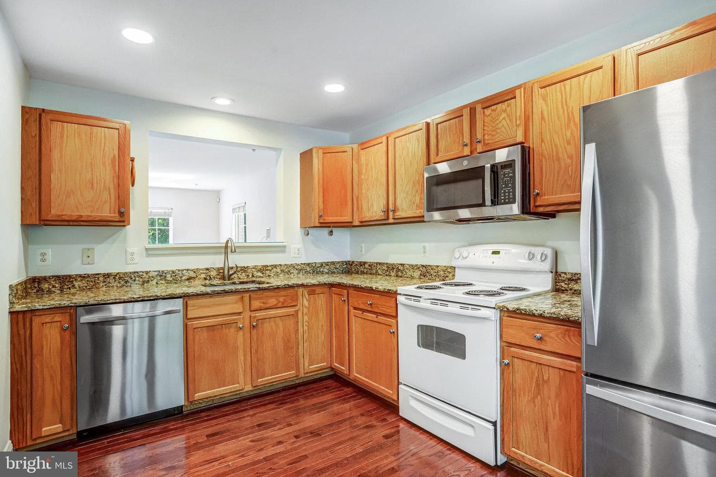 208 Ridgemont Avenue photo 13