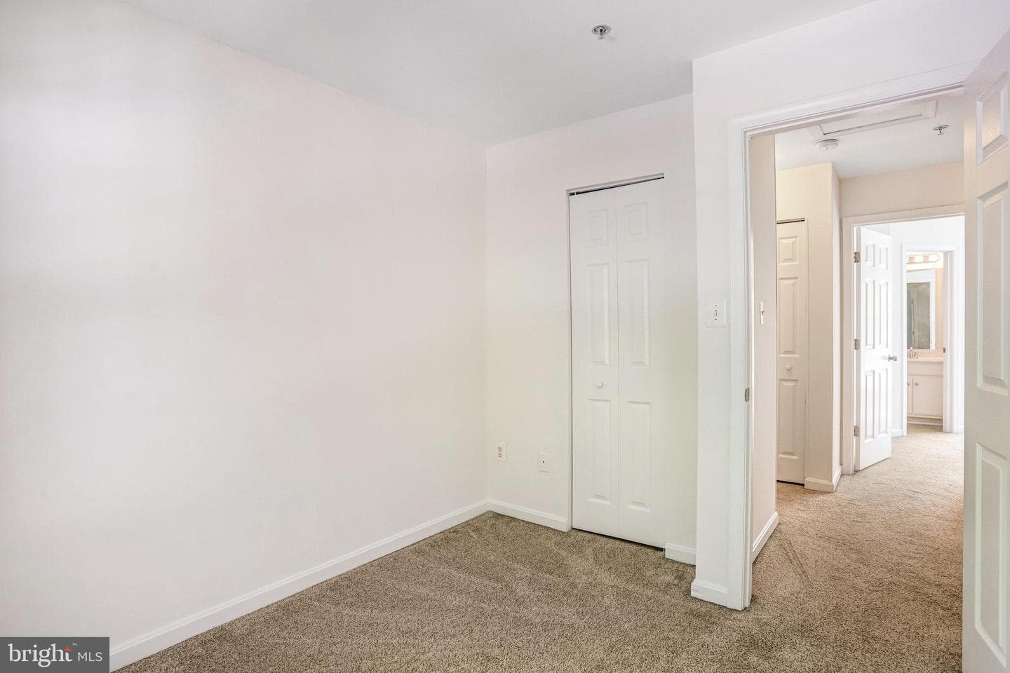 208 Ridgemont Avenue photo 26