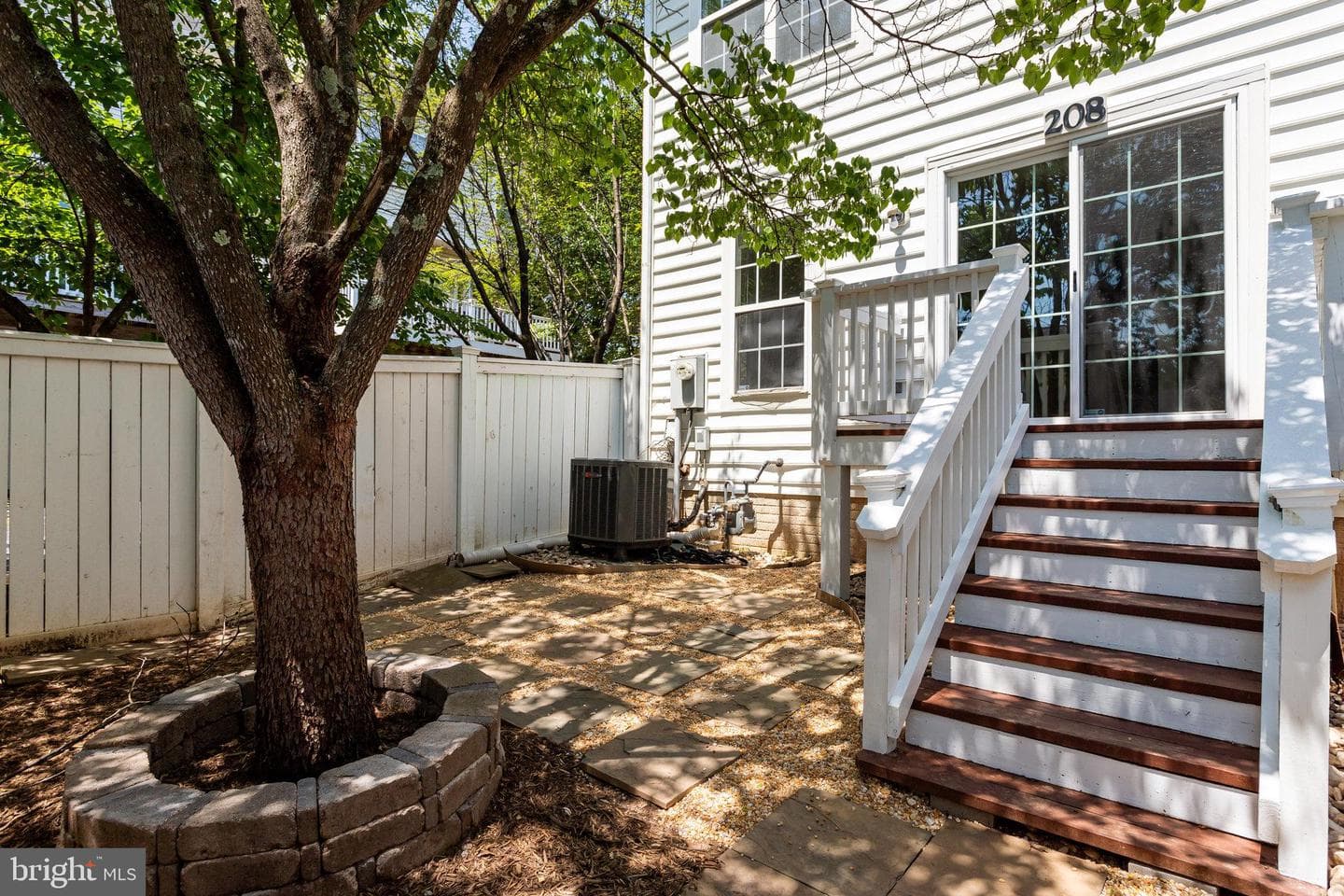 208 Ridgemont Avenue photo 32