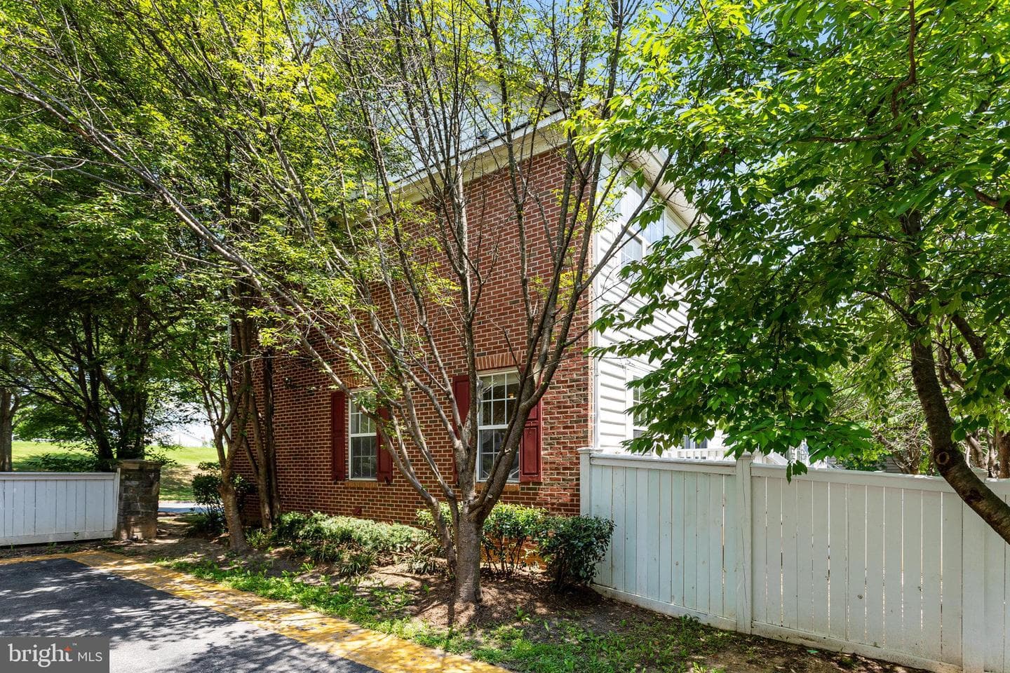 208 Ridgemont Avenue photo 33