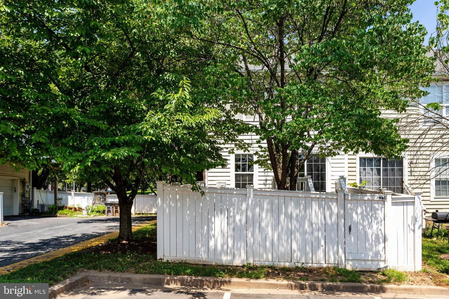 208 Ridgemont Avenue photo 34