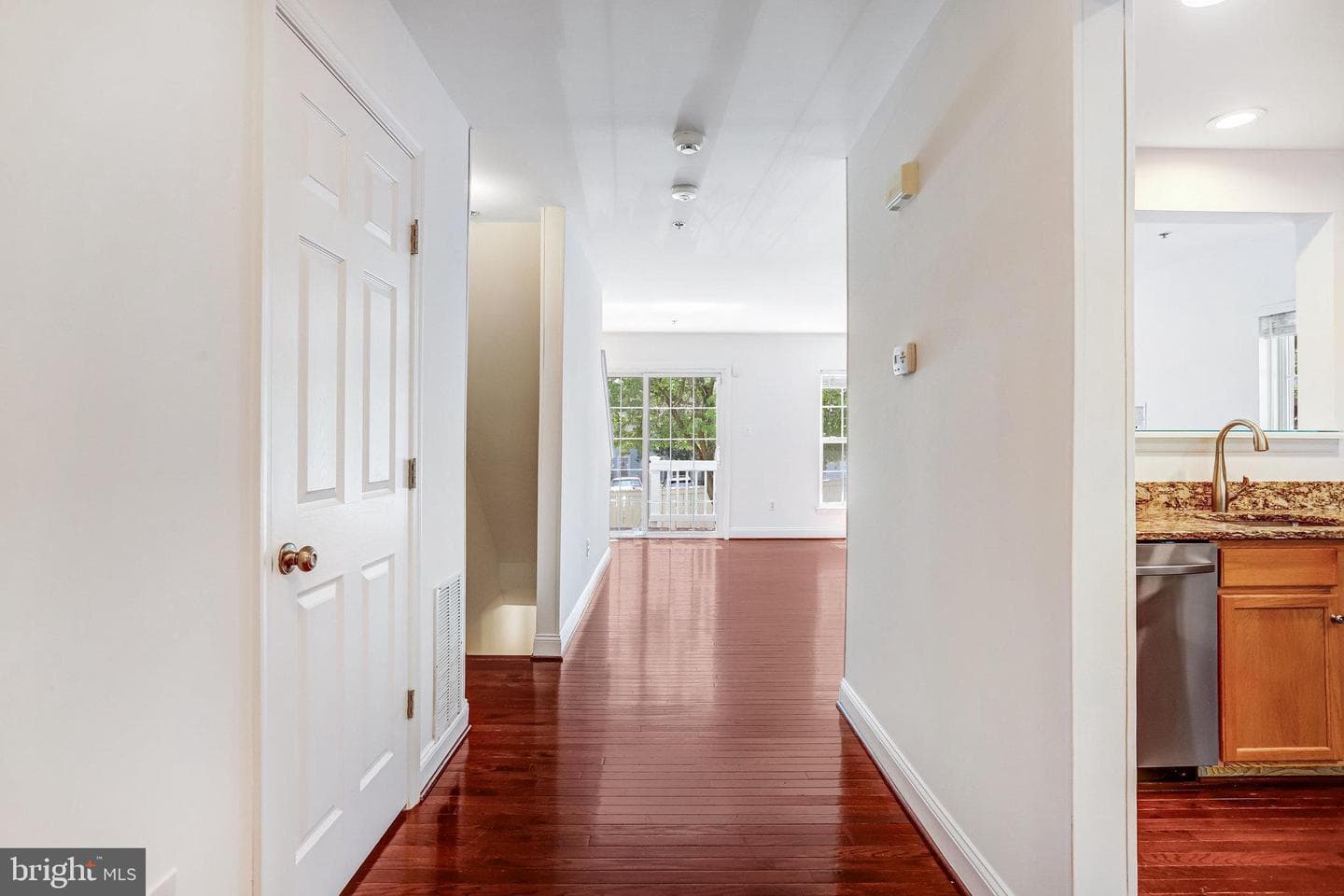 208 Ridgemont Avenue photo 4