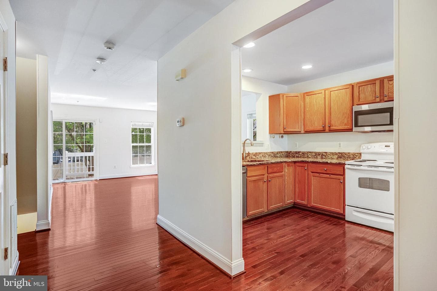 208 Ridgemont Avenue photo 5