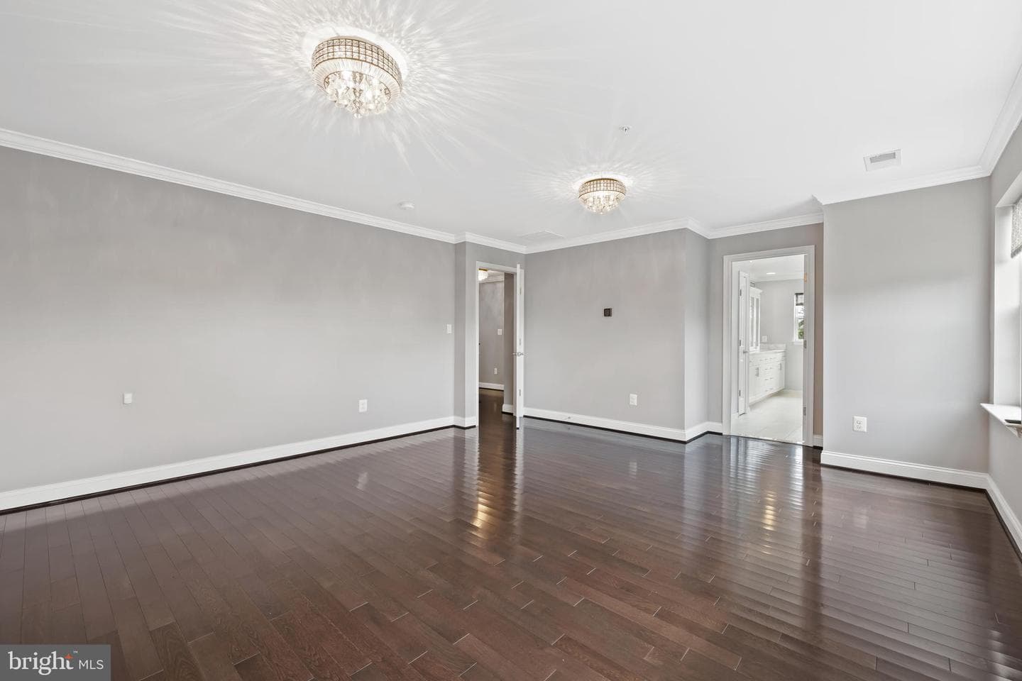 3722 Lawrence Avenue photo 32