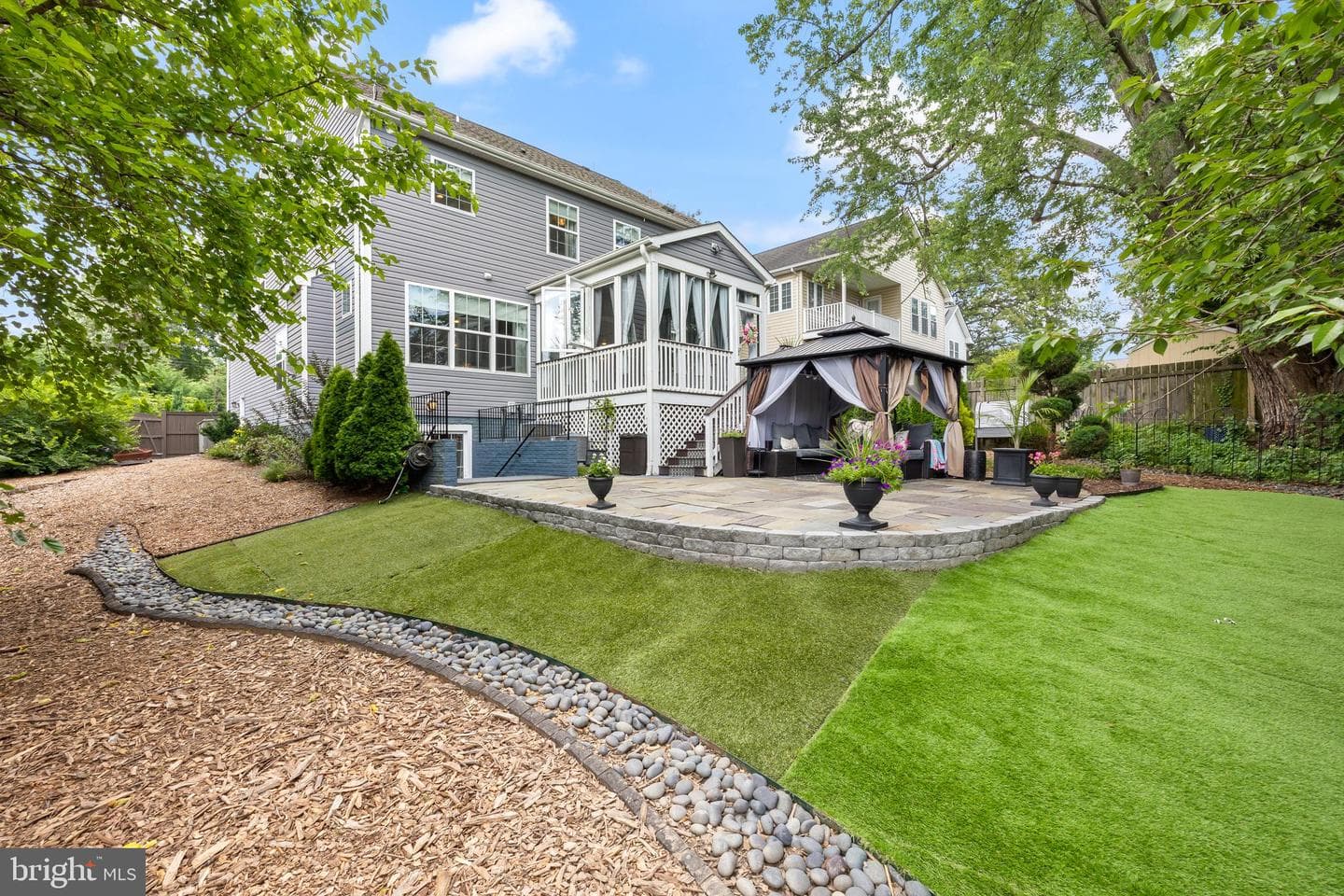3722 Lawrence Avenue photo 4