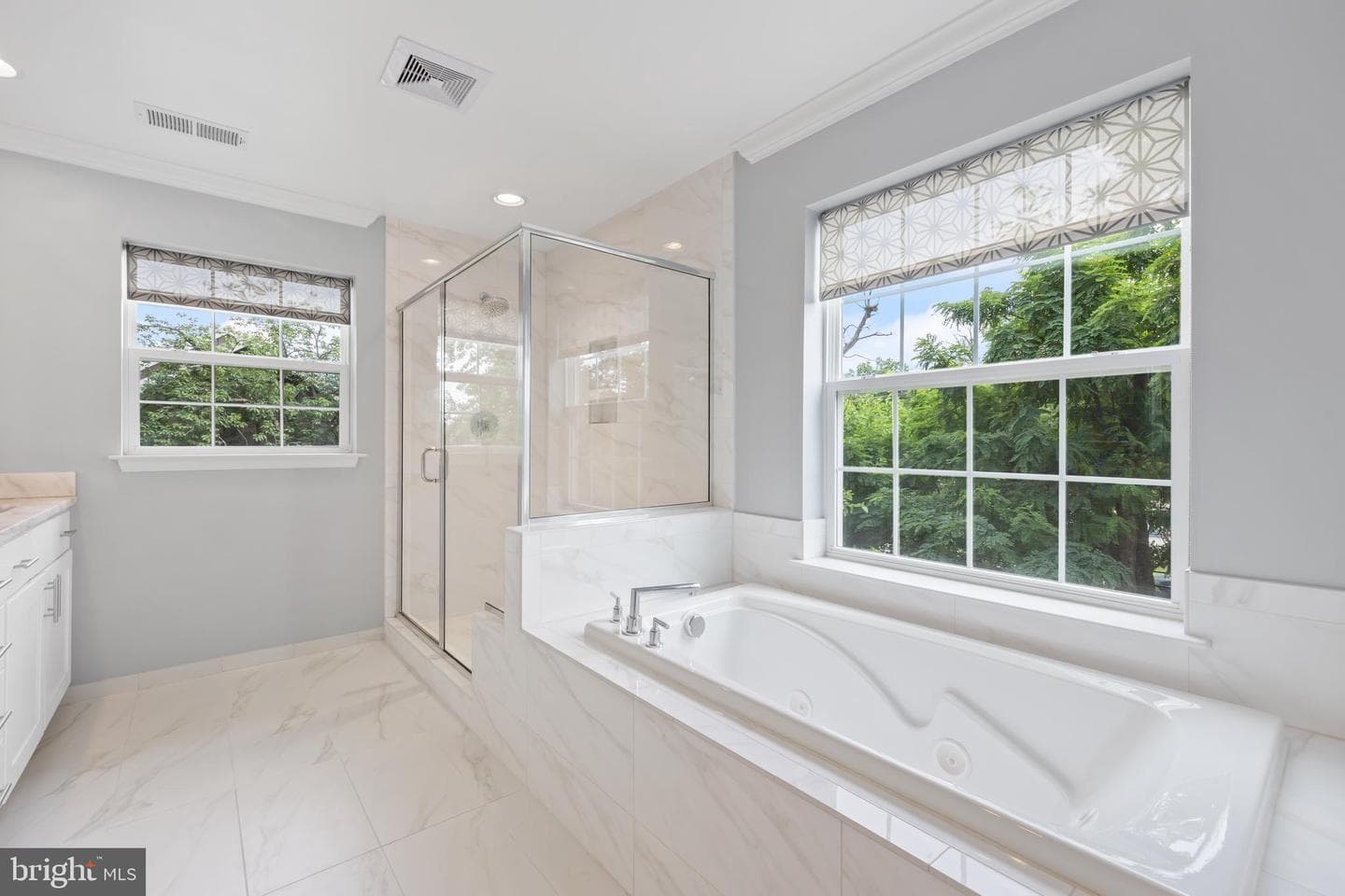 3722 Lawrence Avenue photo 42