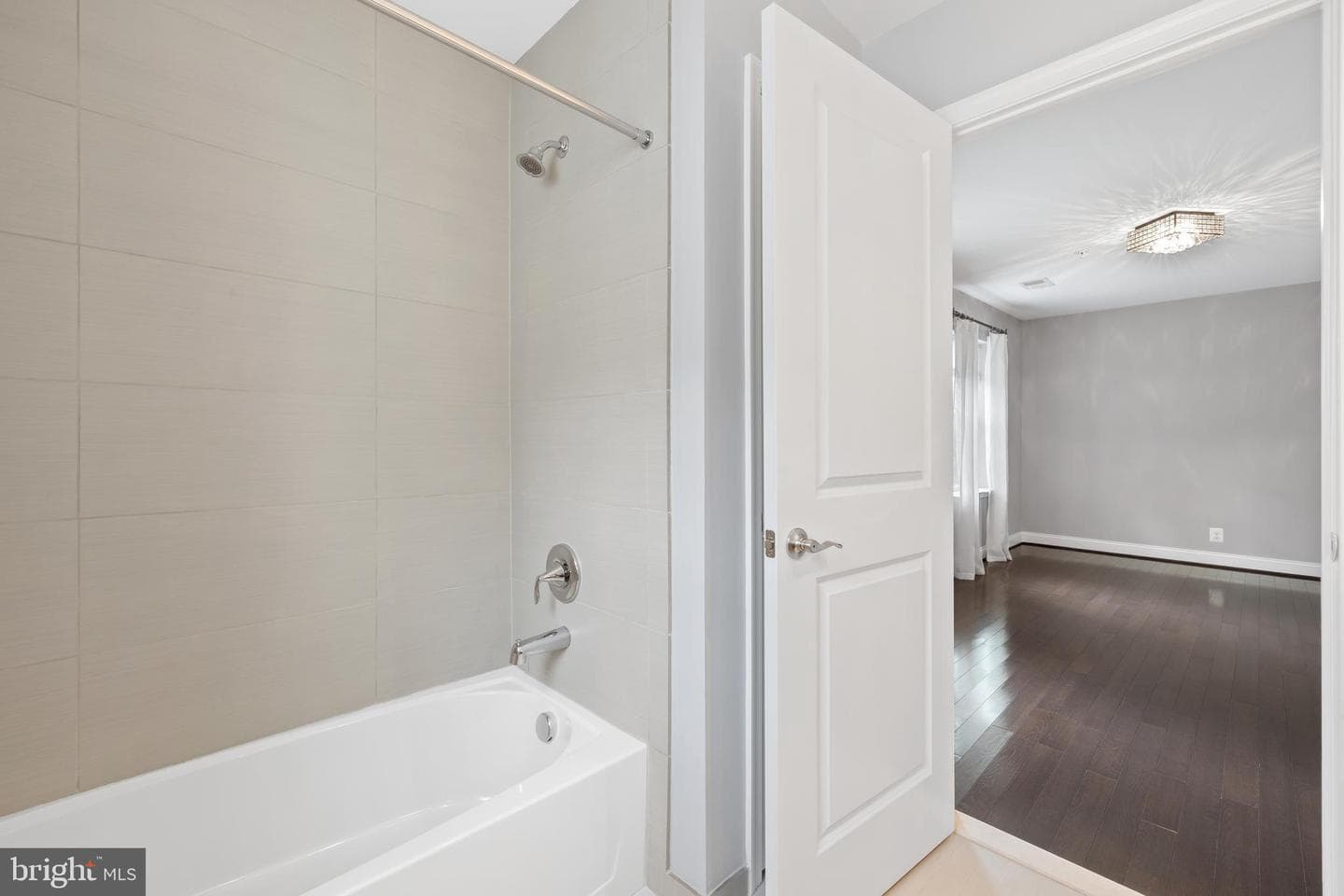 3722 Lawrence Avenue photo 53